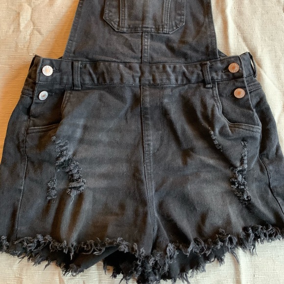 Overall shorts - Picture 4 of 4